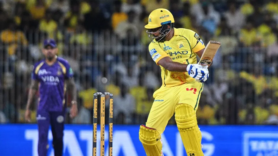 CSK बनाम KKR मैच में दोनों टीमों के खिलाड़ियों ने बांह पर काली पट्टी क्यों बांधी है? वजह जानें...
